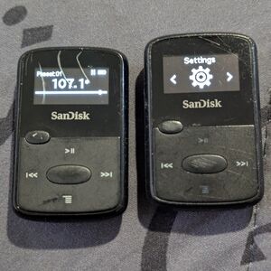 2 SanDisk Clip Jam Mp3 Players